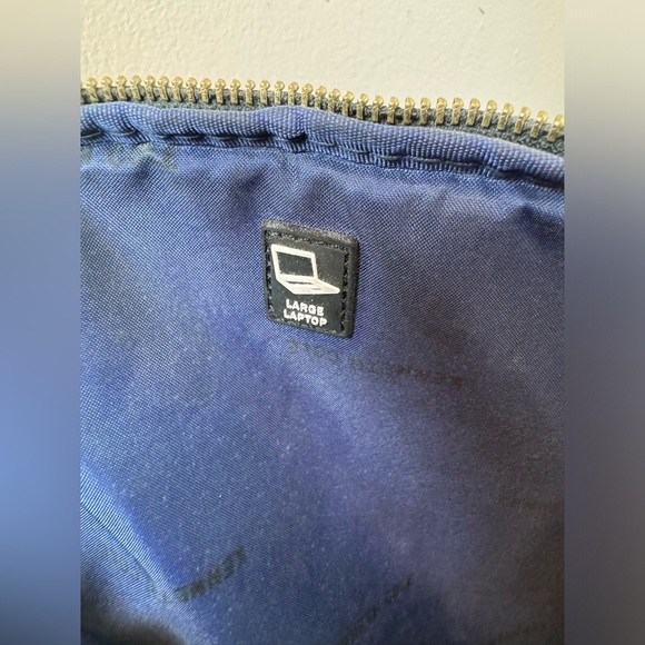 KENNETH COLE Leather Laptop Crossbody Briefcase w/Flap, Unisex (Fixer-Upper) - Picture 12 of 15